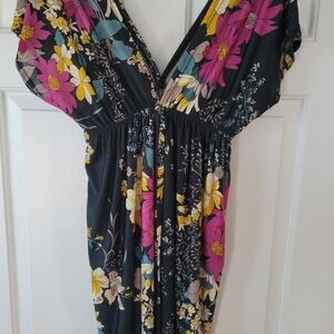 FLORAL V-NECK MAXI DRESS SIZE SMALL